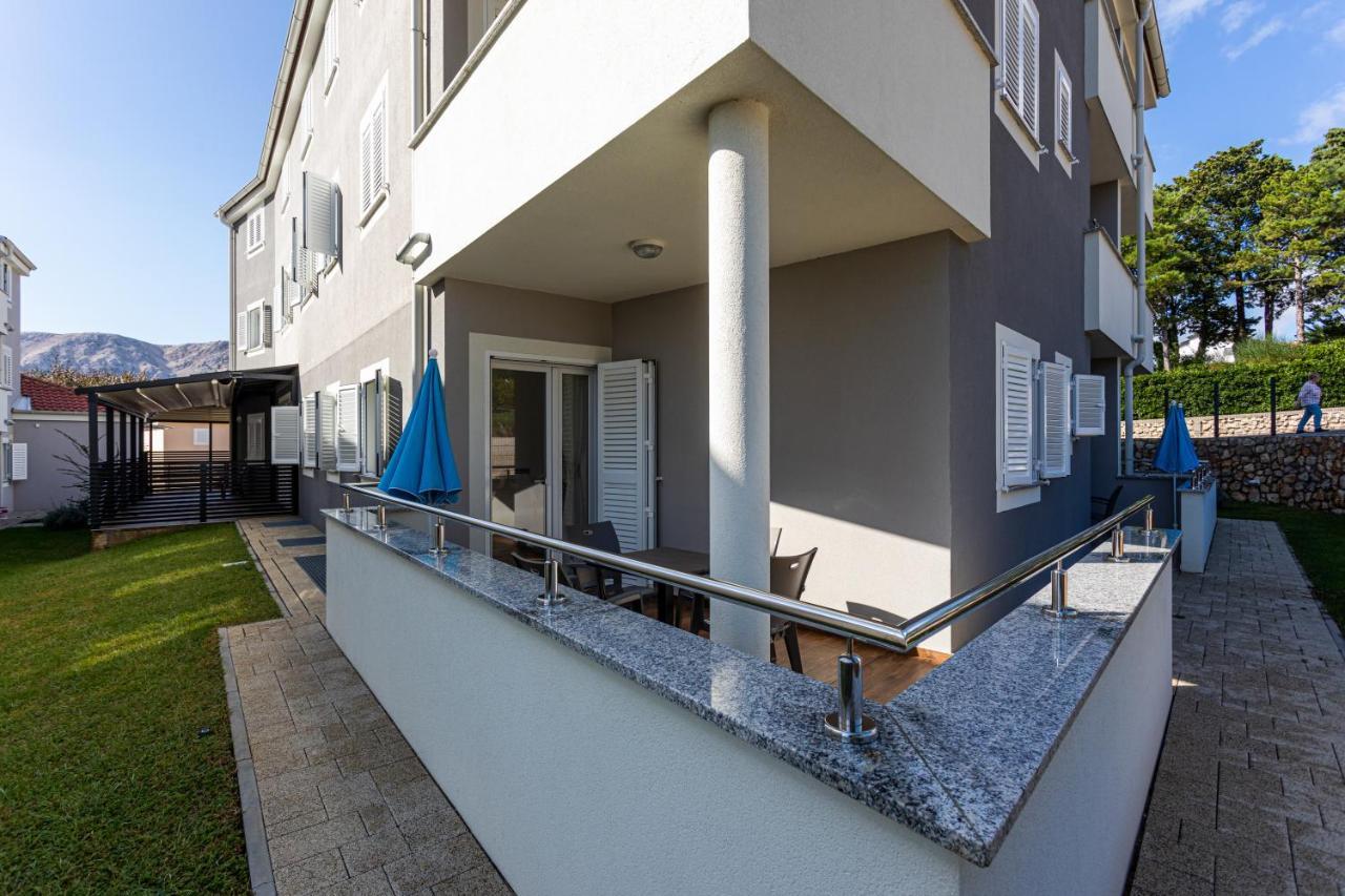 Apartments Crnekovic Tomislava 8A Baska  Exterior photo