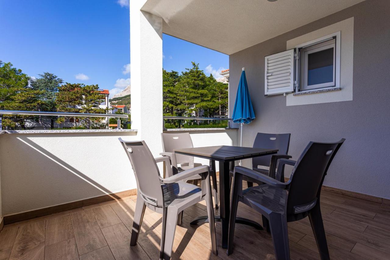 Apartments Crnekovic Tomislava 8A Baska  Exterior photo