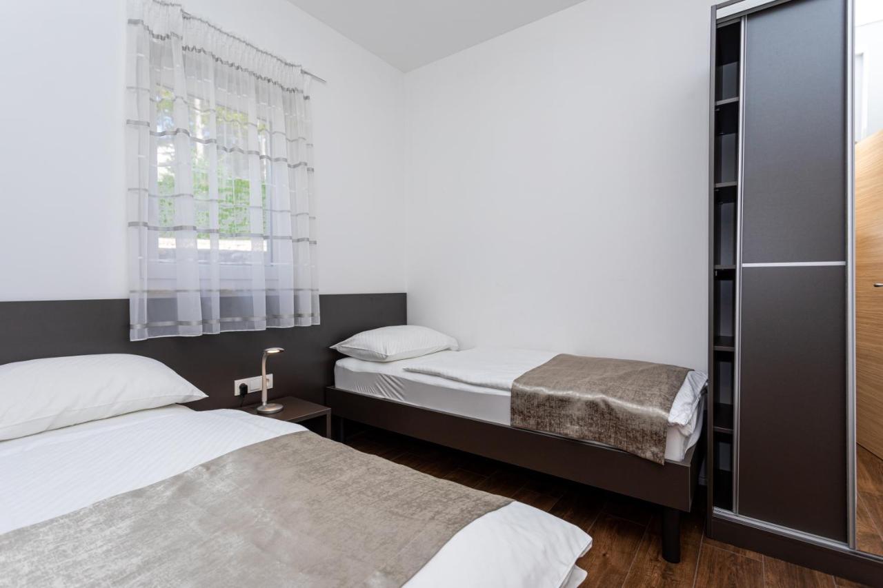 Apartments Crnekovic Tomislava 8A Baska  Exterior photo