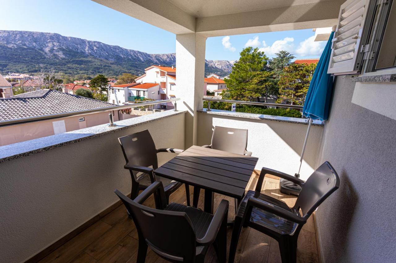 Apartments Crnekovic Tomislava 8A Baska  Exterior photo