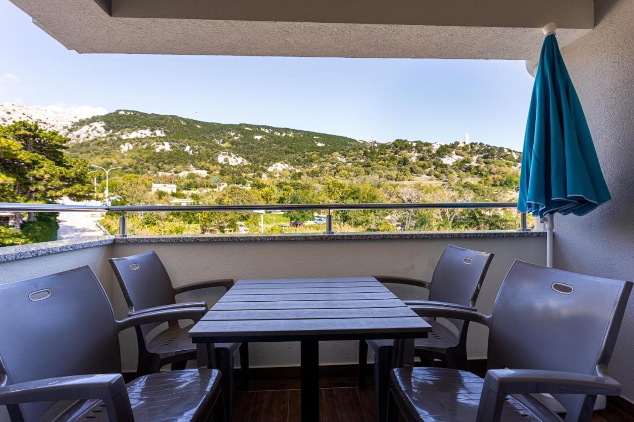 Apartments Crnekovic Tomislava 8A Baska  Exterior photo