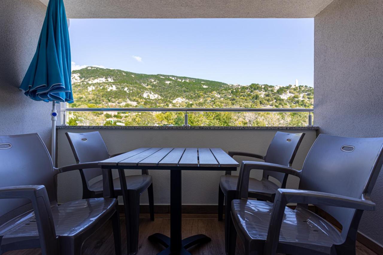 Apartments Crnekovic Tomislava 8A Baska  Exterior photo