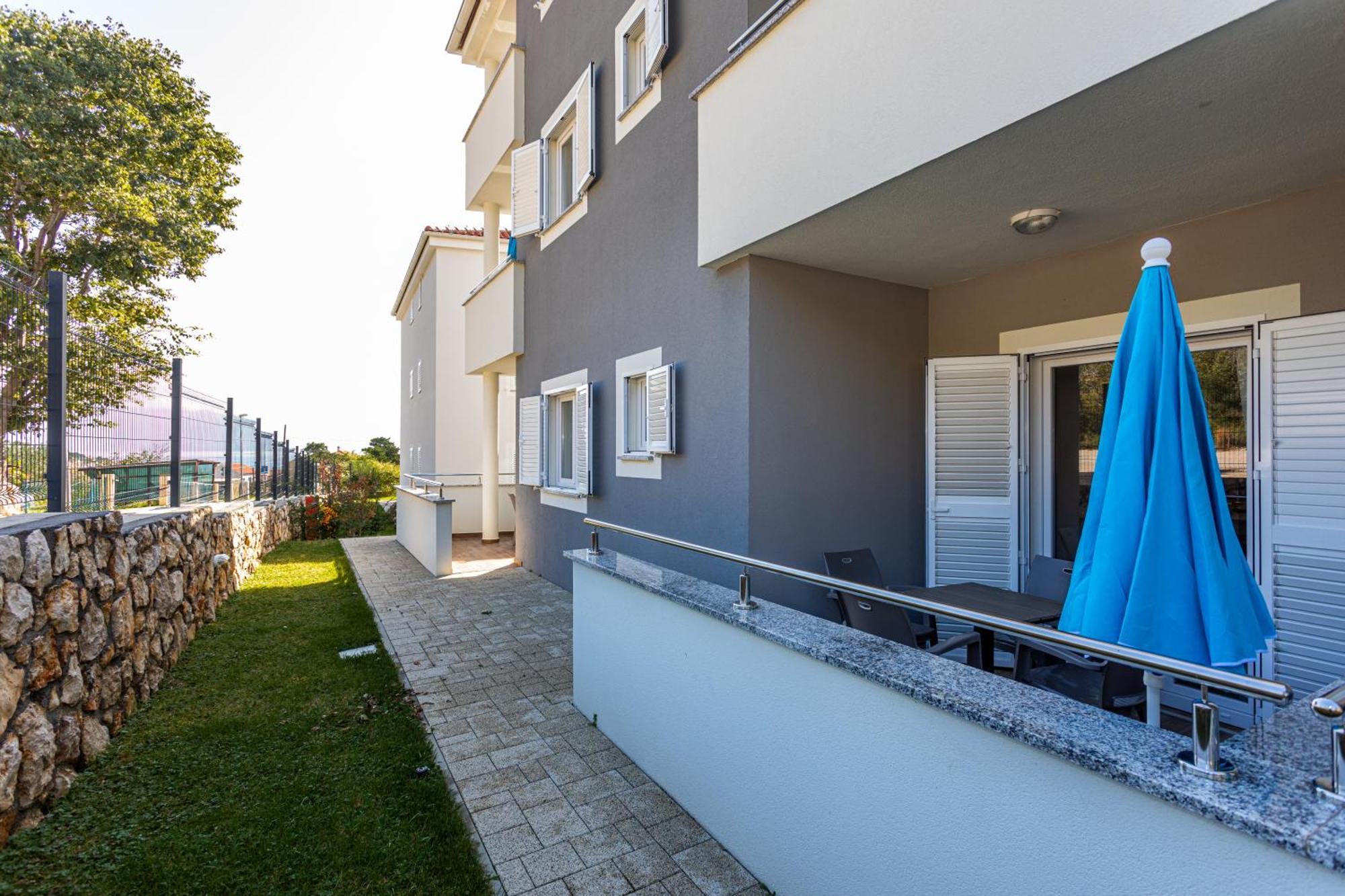Apartments Crnekovic Tomislava 8A Baska  Exterior photo